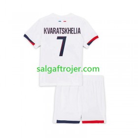 Paris Saint-Germain PSG Khvicha Kvaratskhelia 7 Fodboldtrøjer Børn Udebanesæt 2024/25 Kort ærmer